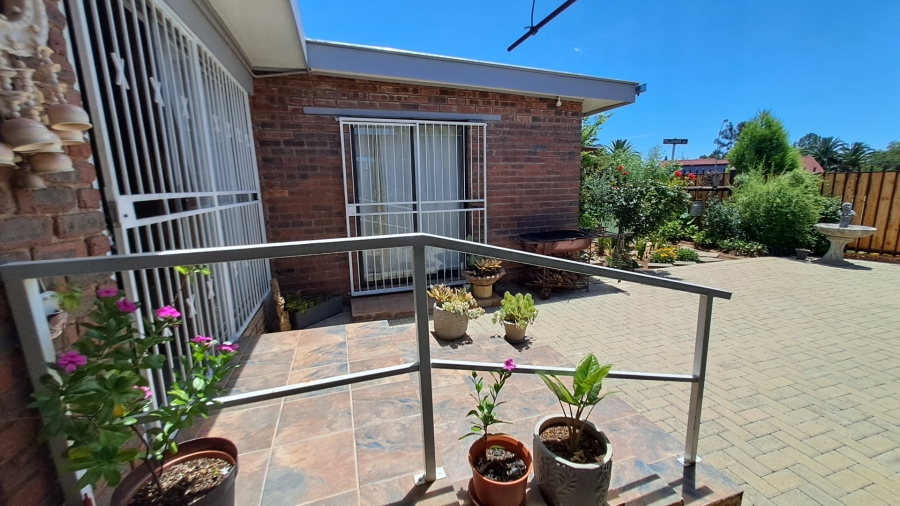 2 Bedroom Property for Sale in Pellissier Free State